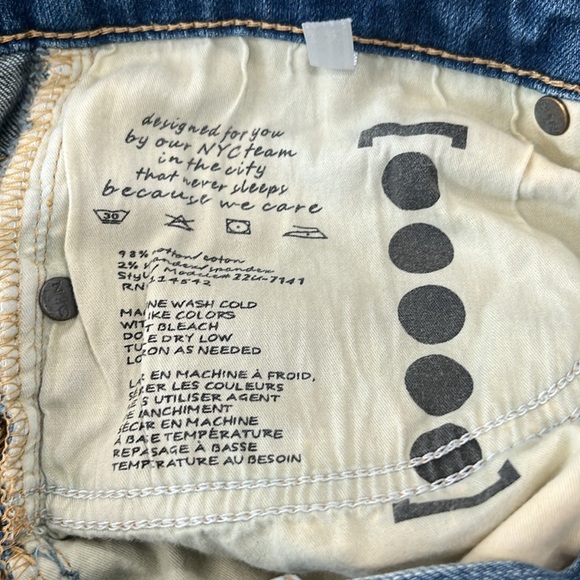 BLANKNYC Five Pocket Distressed Ripped Jeans Size 28 - Picture 5 of 9